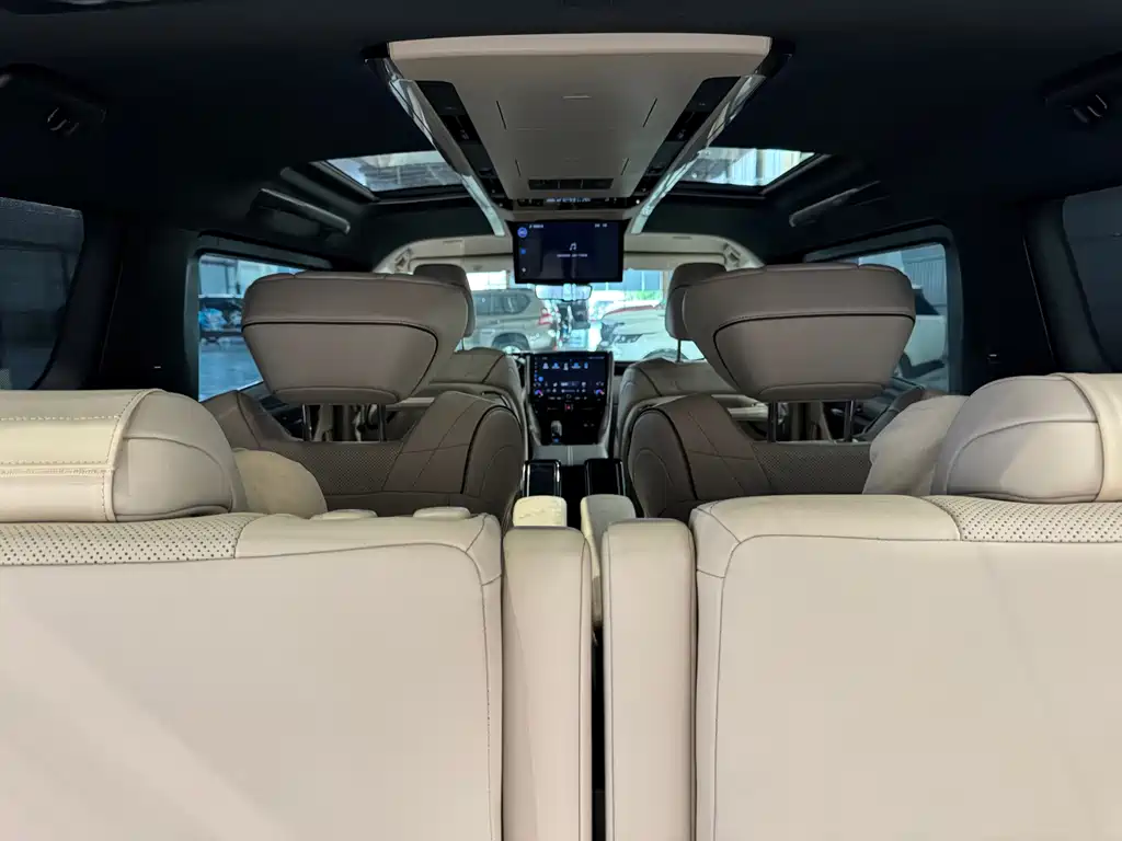 Toyota Vellfire 2023 — фото 24