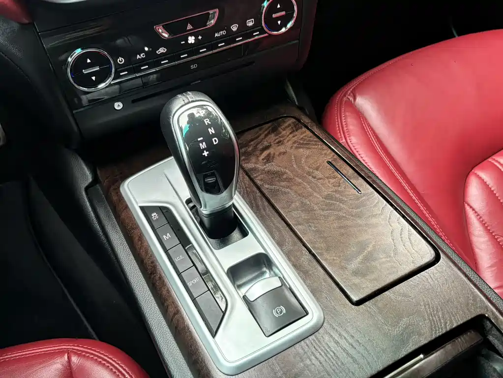 Maserati Ghibli 2015 — фото 10