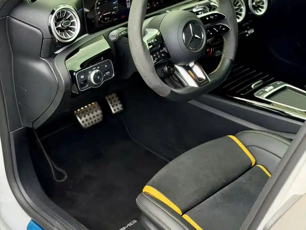 Mercedes-Benz A-Class AMG 2024 — фото 14