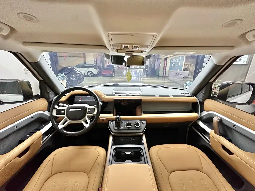 Land Rover Defender 2021 — фото 11