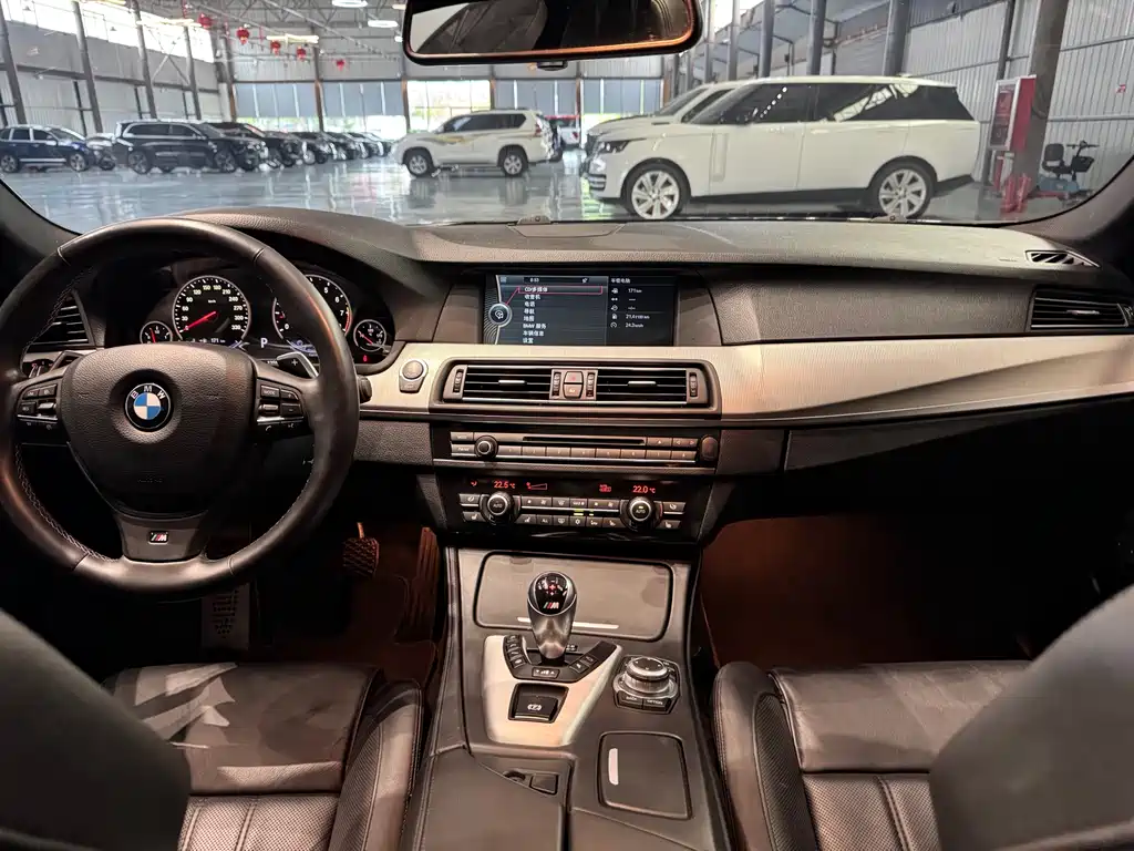 BMW M5 2012 — фото 19