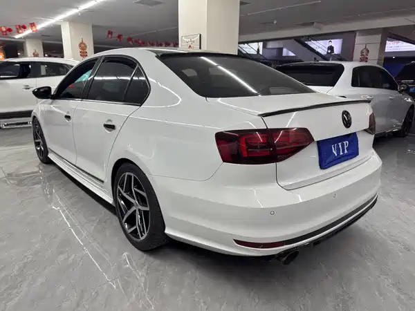 Volkswagen Sagitar 2017