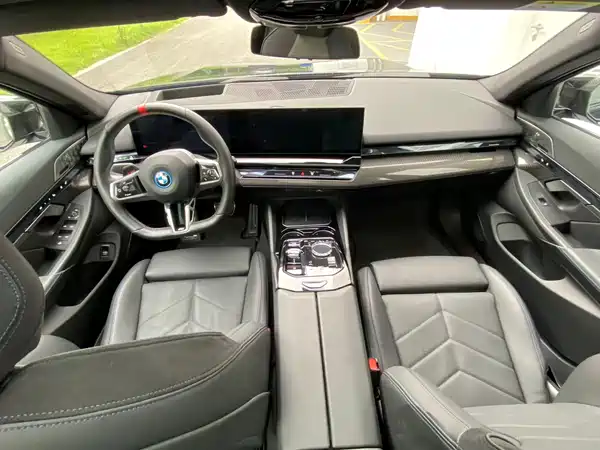 BMW i5 M60 2024