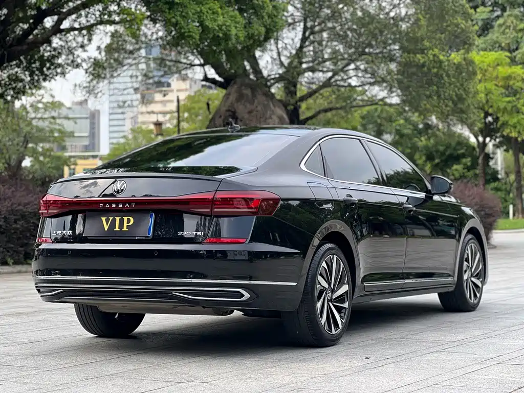 Volkswagen Passat 2022 — фото 21