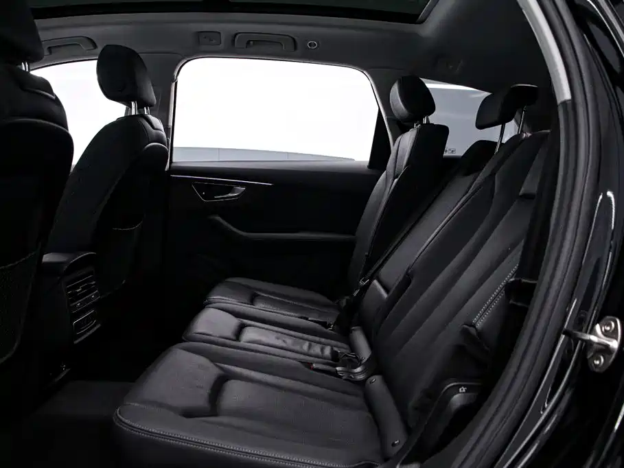 Audi Q7 2025 — фото 14