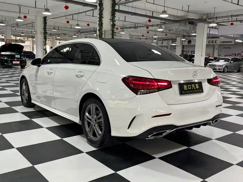 Mercedes-Benz A-Class 2022 — фото 7