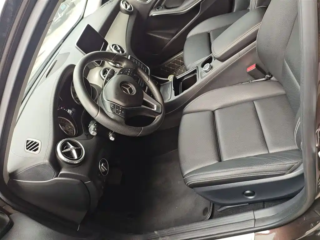 Mercedes-Benz GLA 2016 — фото 11