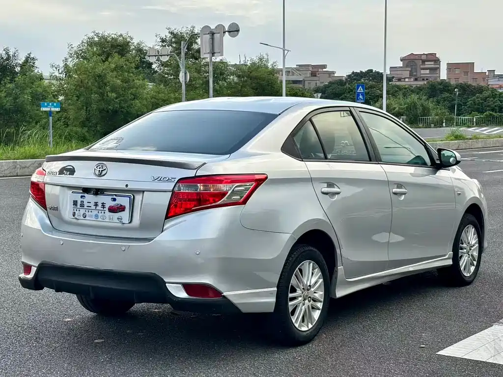 Toyota Vios 2015 — фото 9