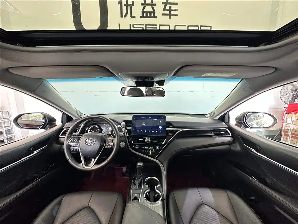 Toyota Camry 2021 — фото 6