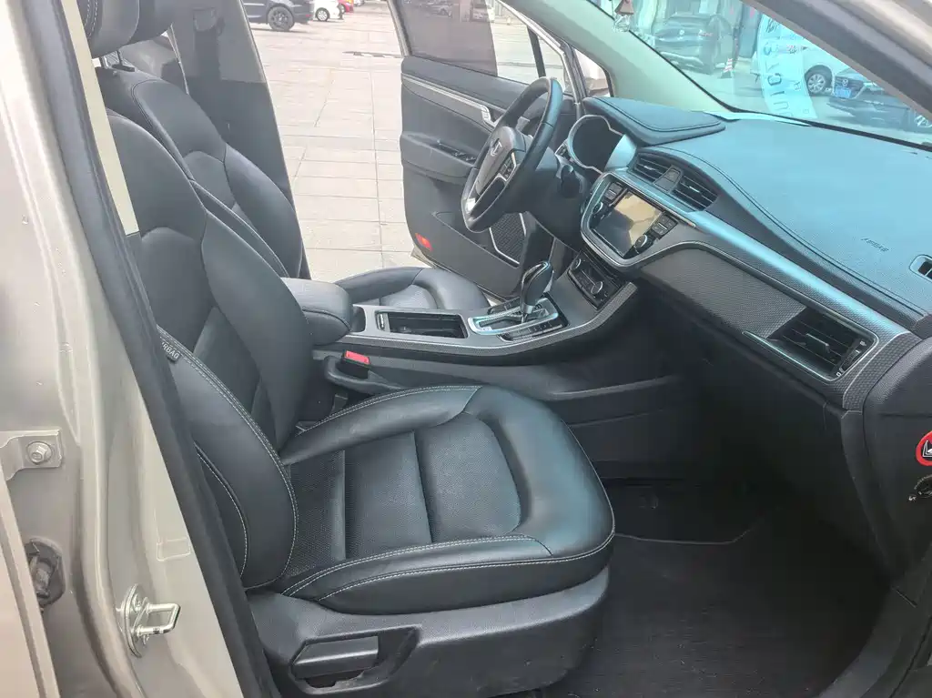 Geely Emgrand GS 2018 — фото 13