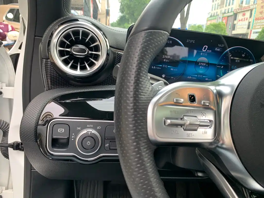 Mercedes-Benz A-Class 2023 — фото 27