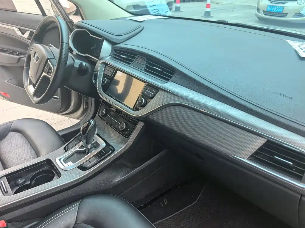 Geely Emgrand GS 2018 — фото 15