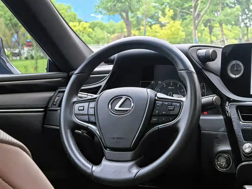 Lexus ES 2024 — фото 17