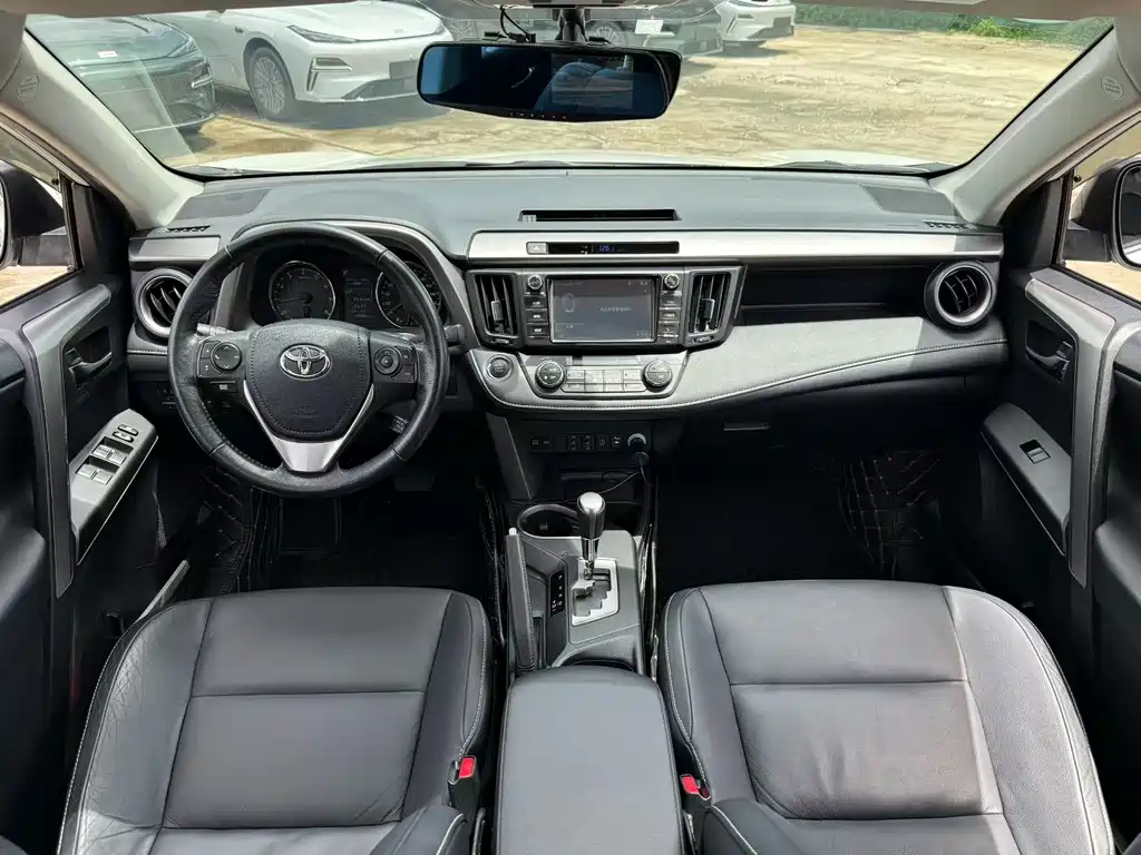 Toyota RAV4 2017