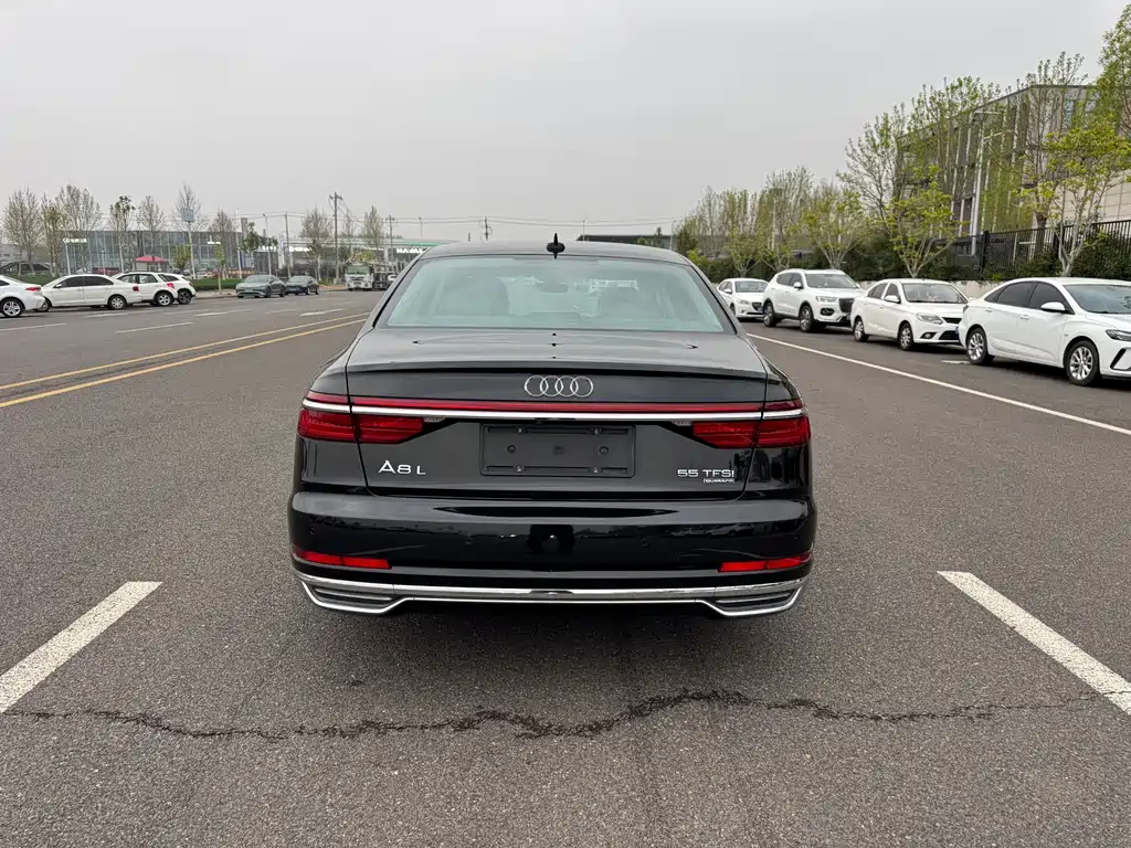 Audi A8 2018 — фото 6