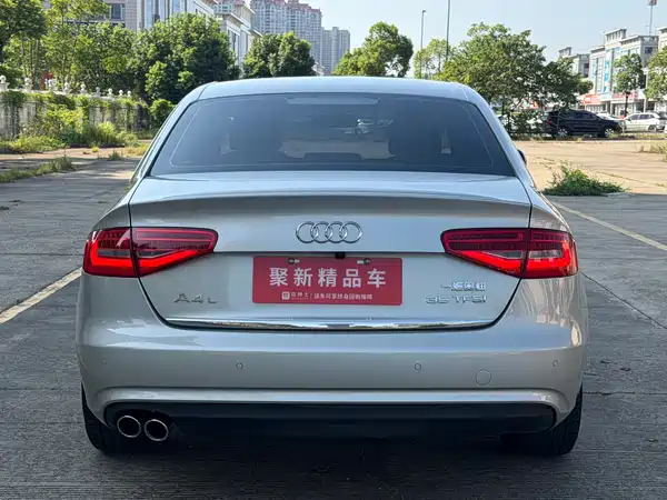 Audi A4L 2015