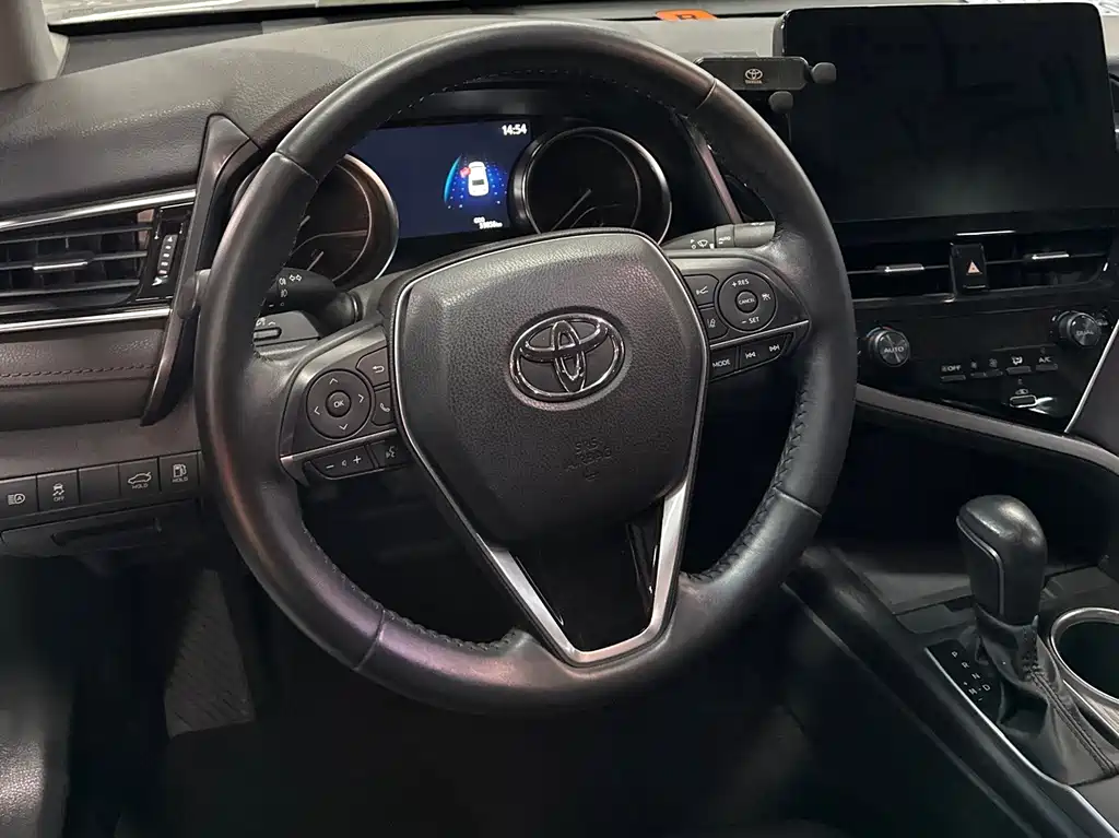 Toyota Camry 2022 — фото 17