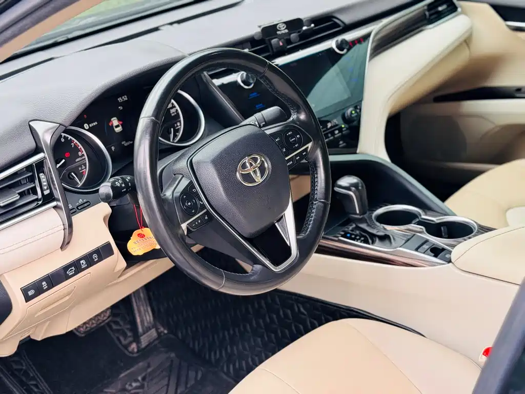 Toyota Camry 2020 — фото 20