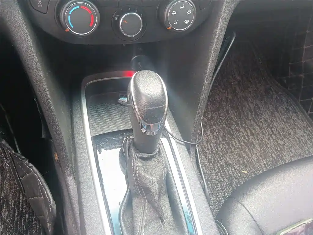 Chevrolet Cavalier 2018 — фото 14