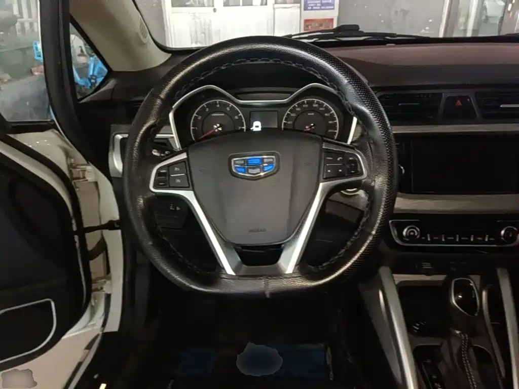 Geely Vision X3 2018 — фото 11