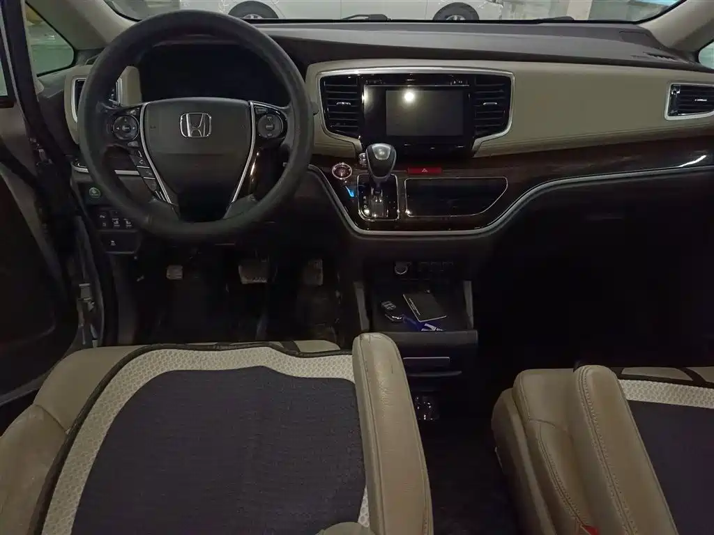 Honda Odyssey 2015 — фото 6