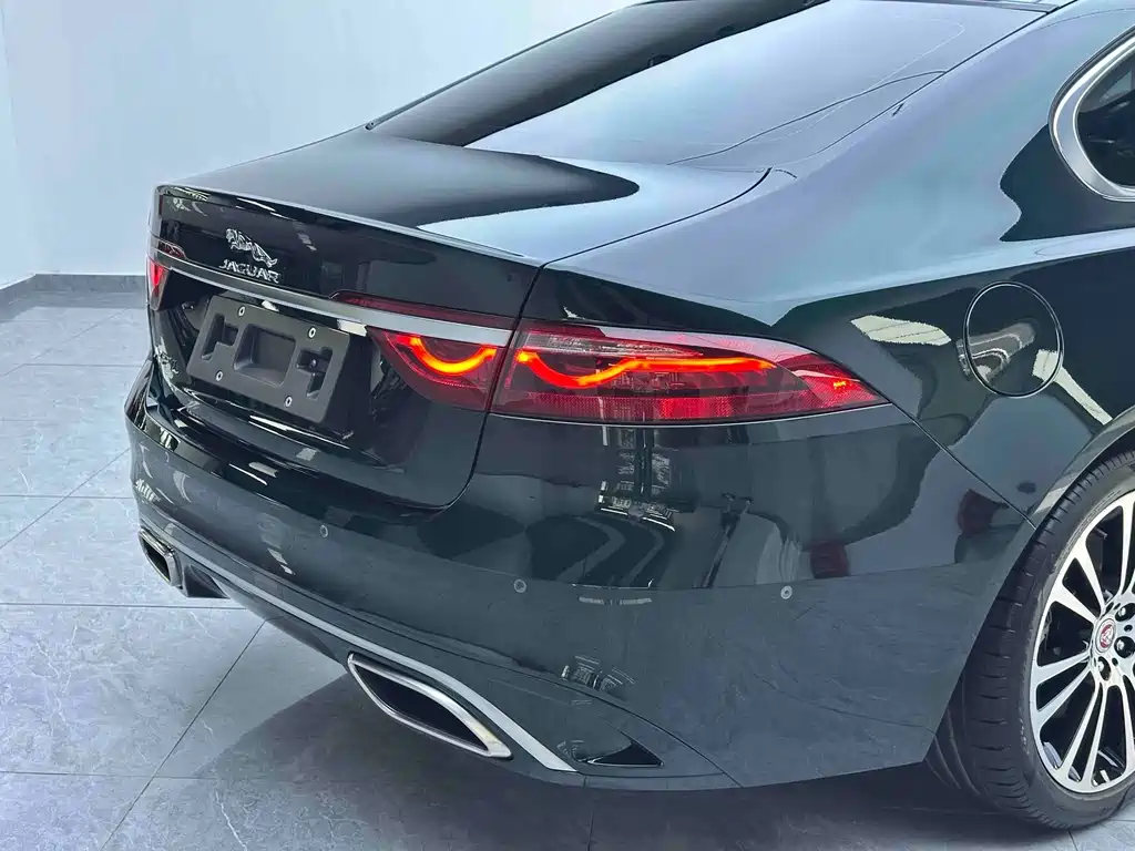 Jaguar XFL 2026 — фото 17