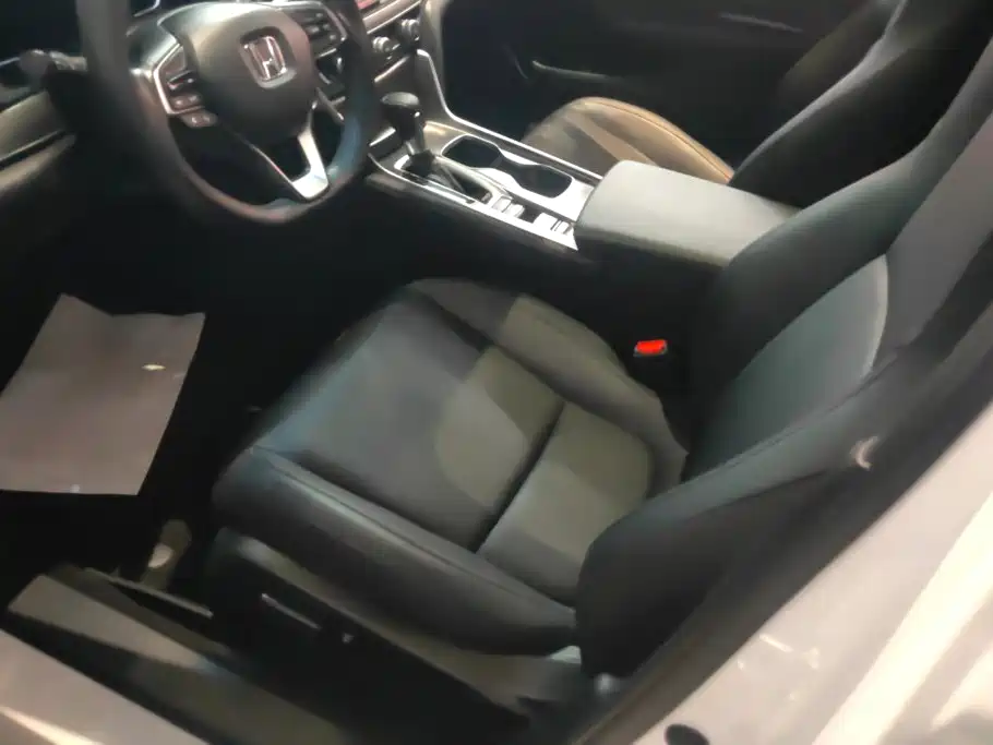 Honda Accord 2021 — фото 9