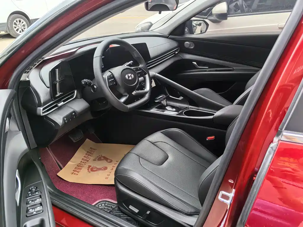 Hyundai Elantra 2022