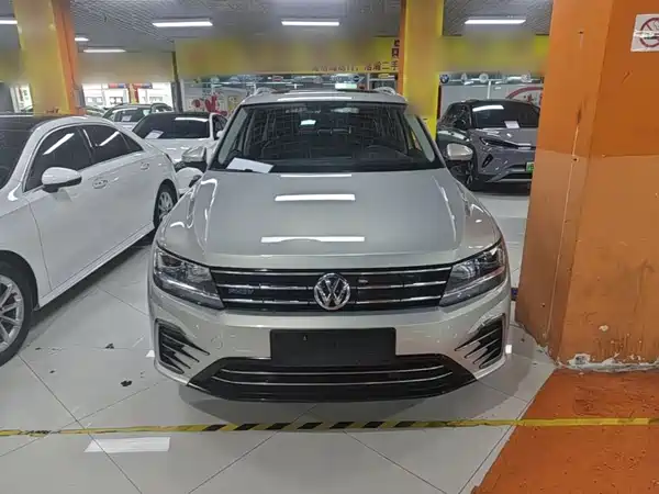 Volkswagen Tiguan L Plug-In Hybrid 2020