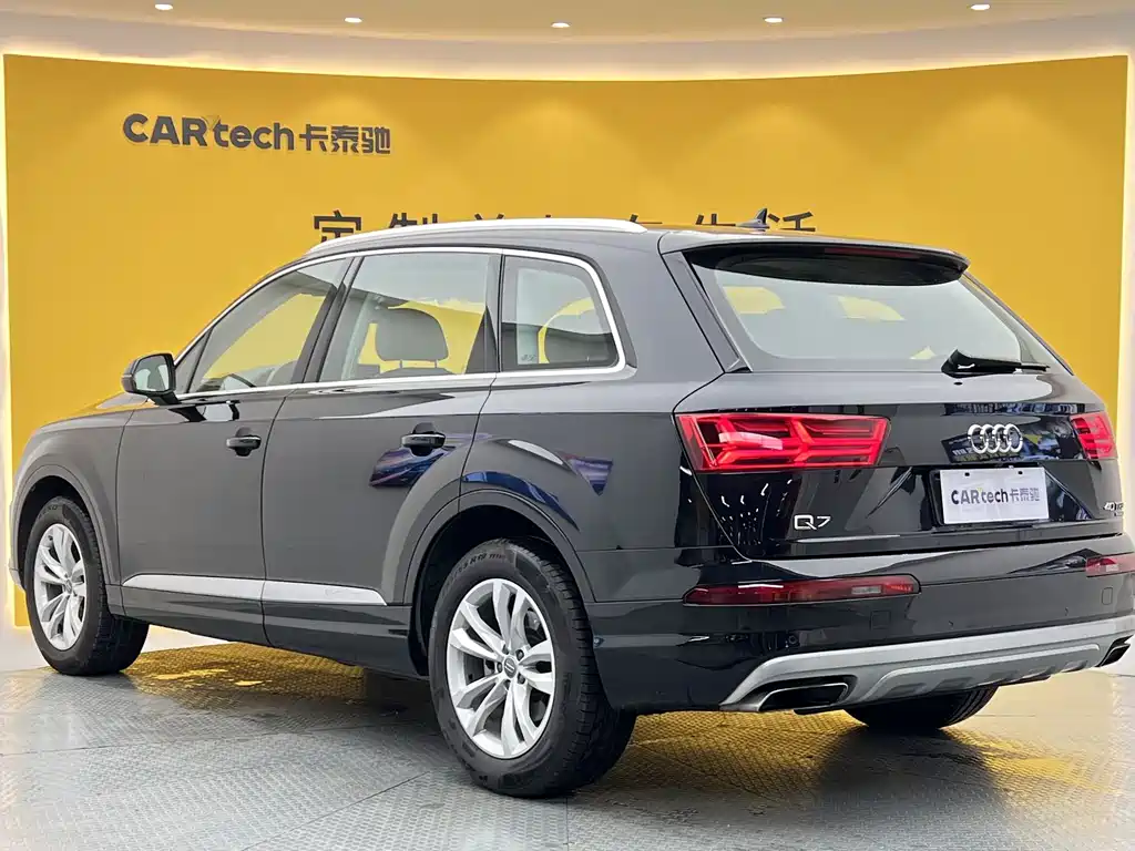 Audi Q7 2017 — фото 27