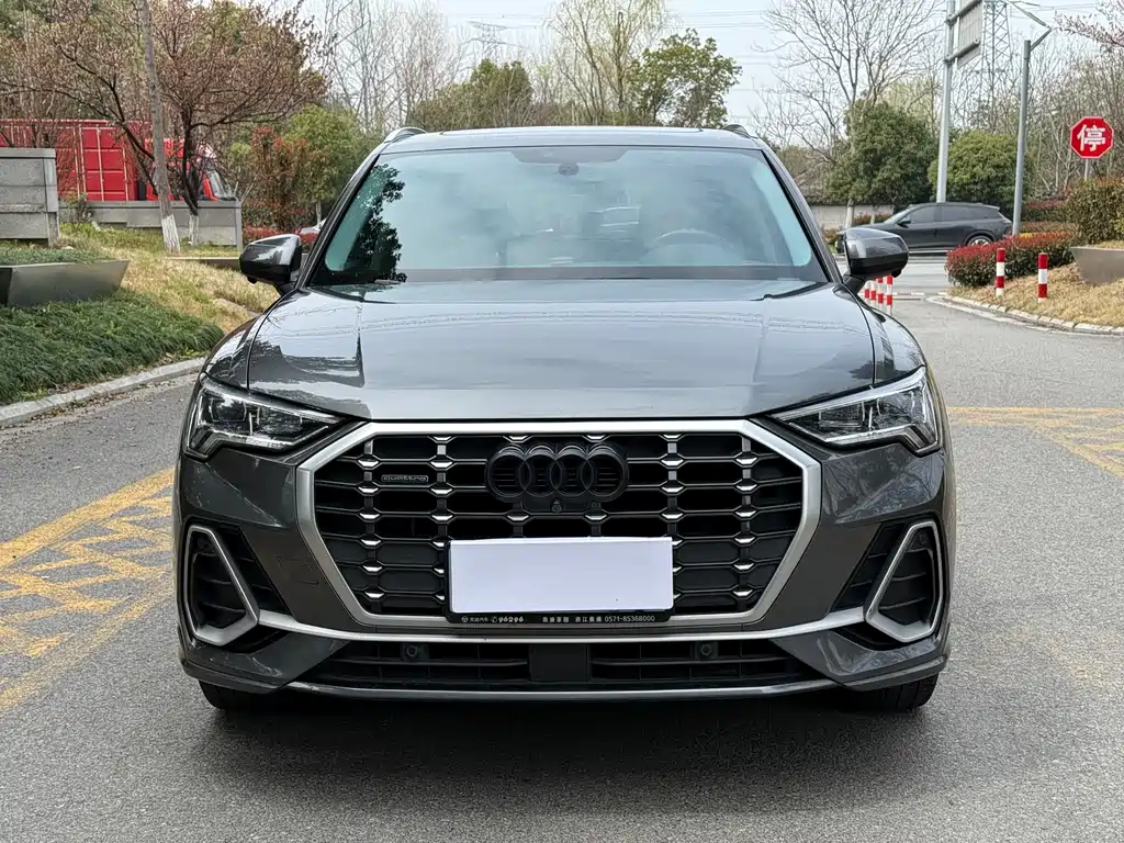 Audi Q3 2019 — фото 2