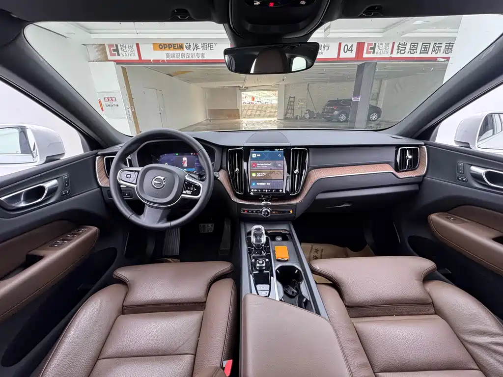 Volvo XC60 PHEV 2025 — фото 7