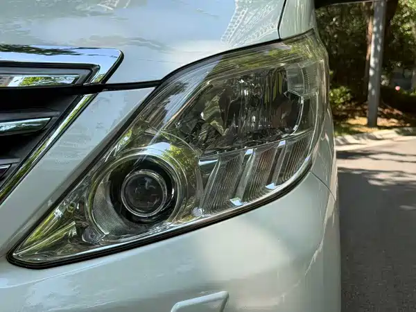 Toyota Alphard 2013