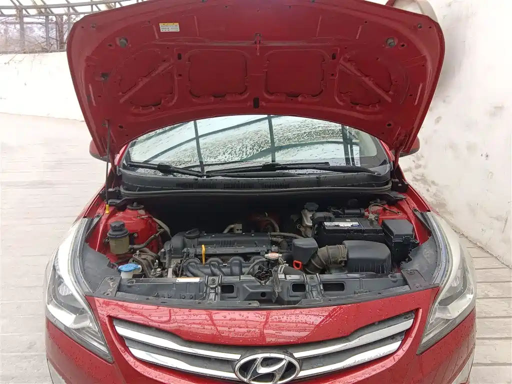 Hyundai Verna 2015 — фото 16