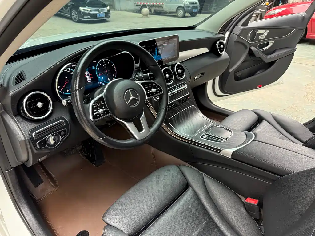 Mercedes-Benz C-Class 2019 — фото 13