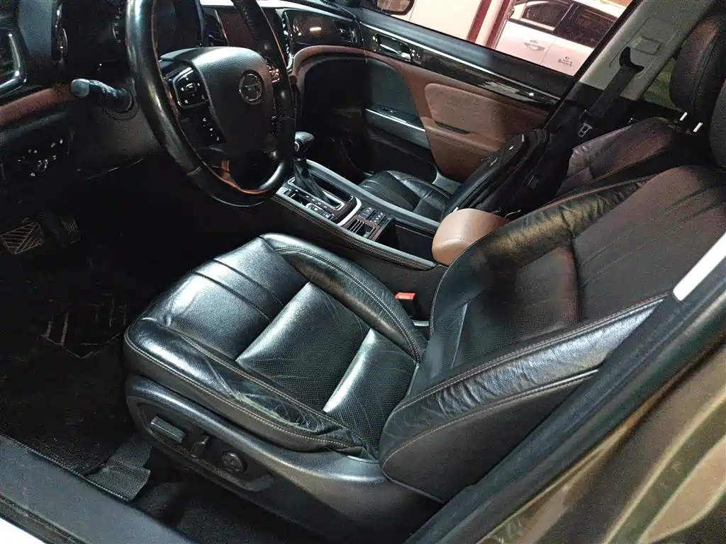 GAC Motor Trumpchi GS8 2018 — фото 11