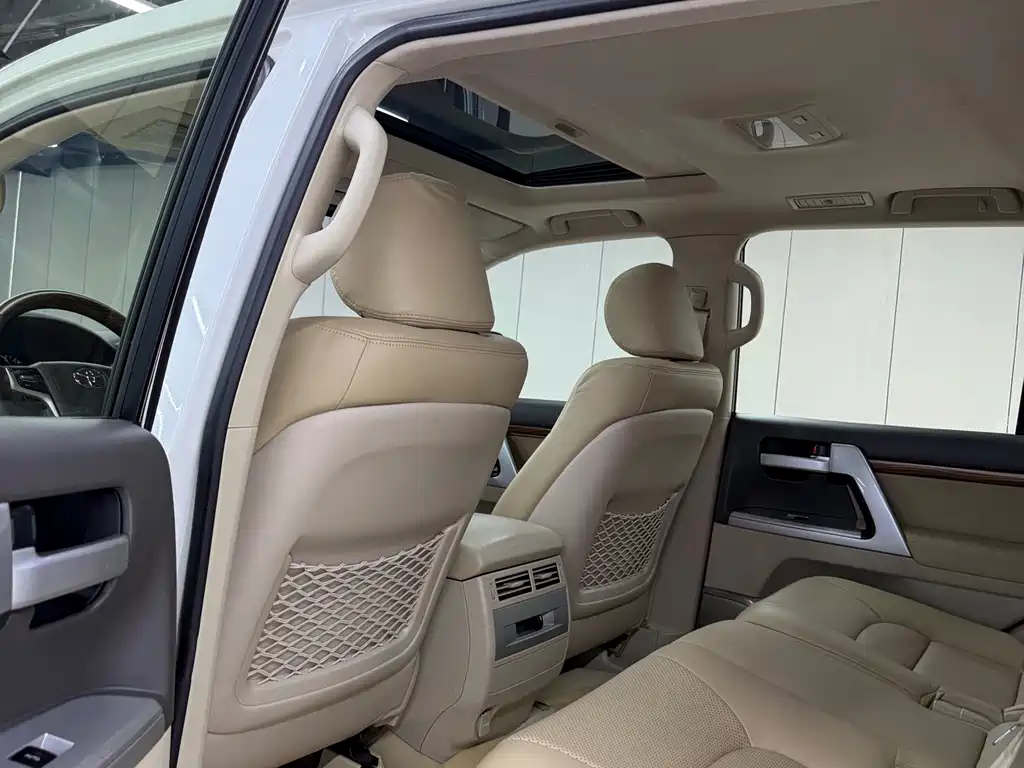 Toyota Land Cruiser 2019 — фото 32