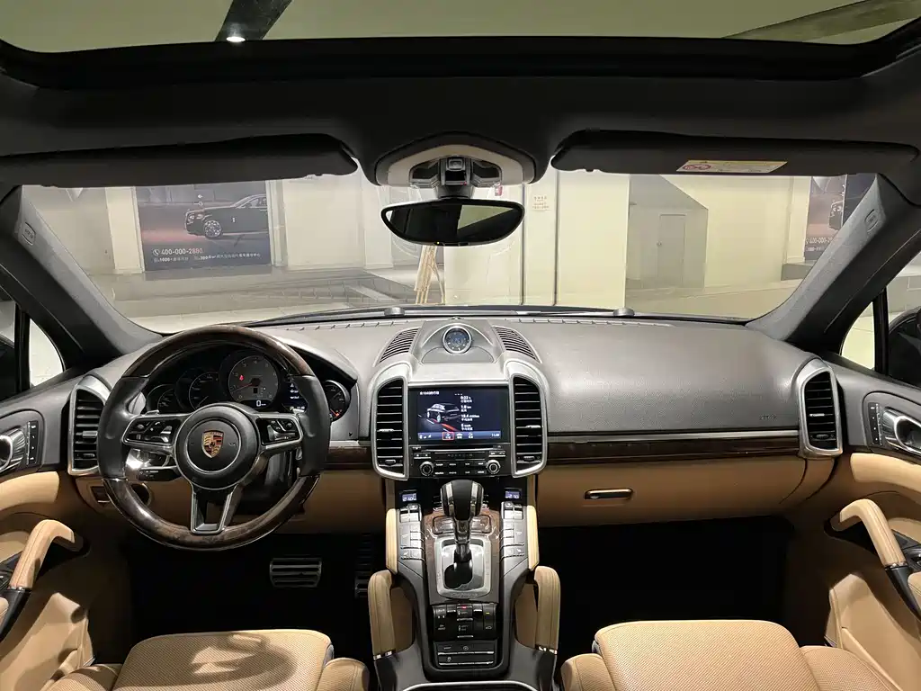Porsche Cayenne 2017 — фото 11
