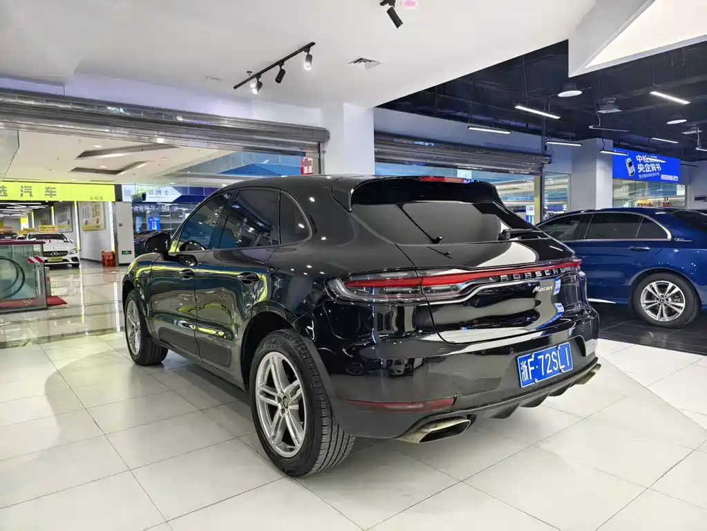 Porsche Macan 2019 — фото 16