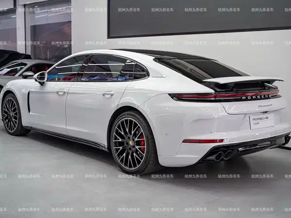 Porsche Panamera 2024