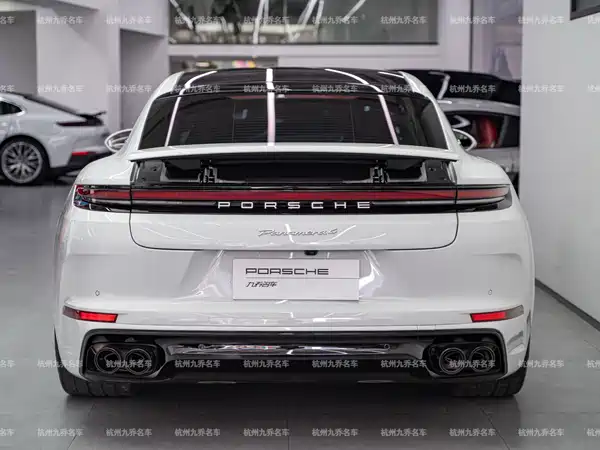 Porsche Panamera 2024