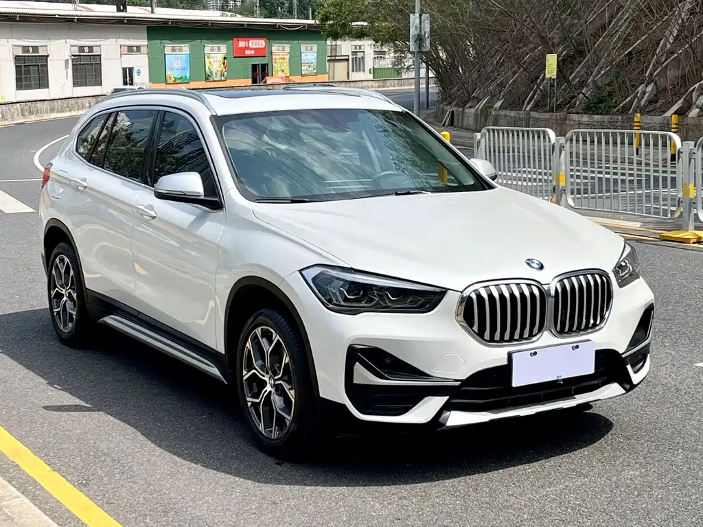 BMW X1 2021 — фото 3