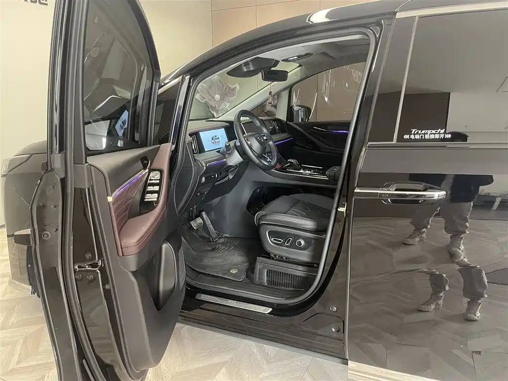 GAC Motor Trumpchi M8 2025 — фото 21