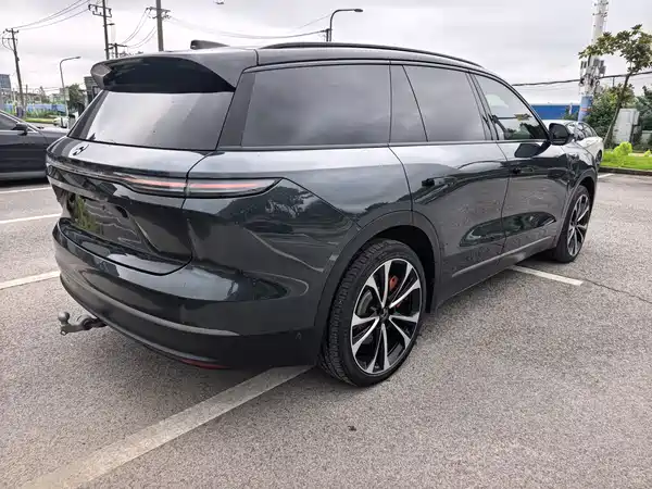 NIO ES8 2023