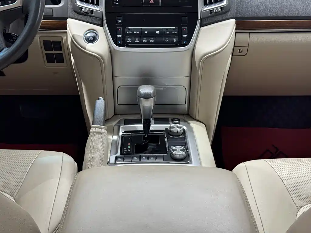 Toyota Land Cruiser 2019 — фото 14