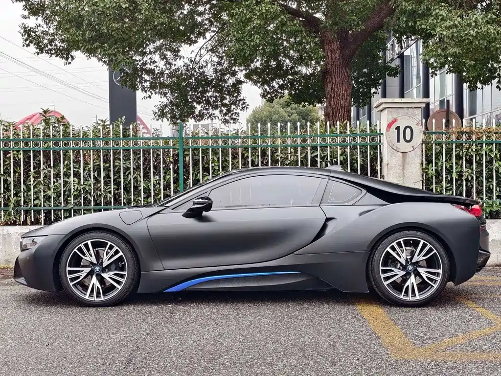 BMW i8 2018 — фото 3