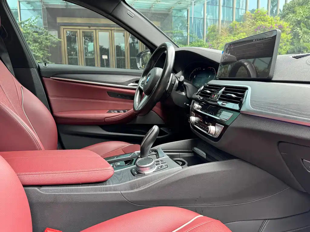 BMW 5 Series 2021 — фото 14