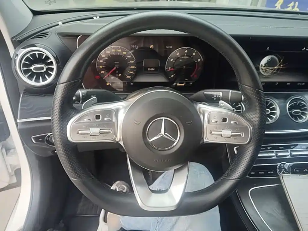 Mercedes-Benz E-Class 2019 — фото 11