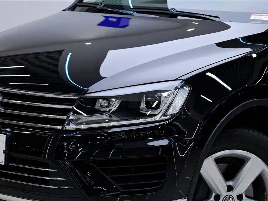 Volkswagen Touareg 2017 — фото 10