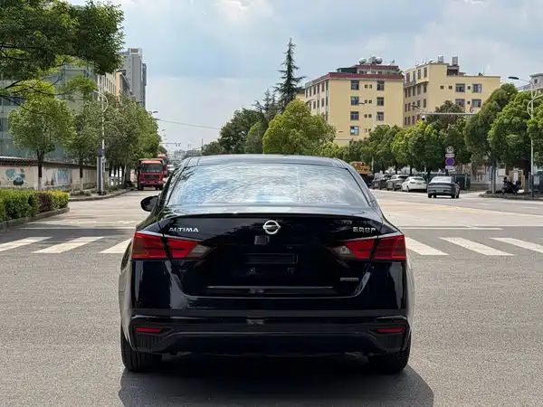Nissan Teana 2022